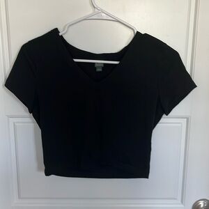 Target, wild fable cropped V-neck T-shirt size small